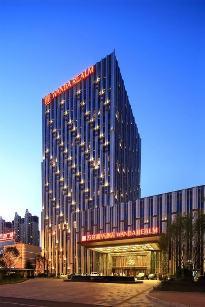 Готель Wanda Realm Siping Siping  Екстер'єр фото